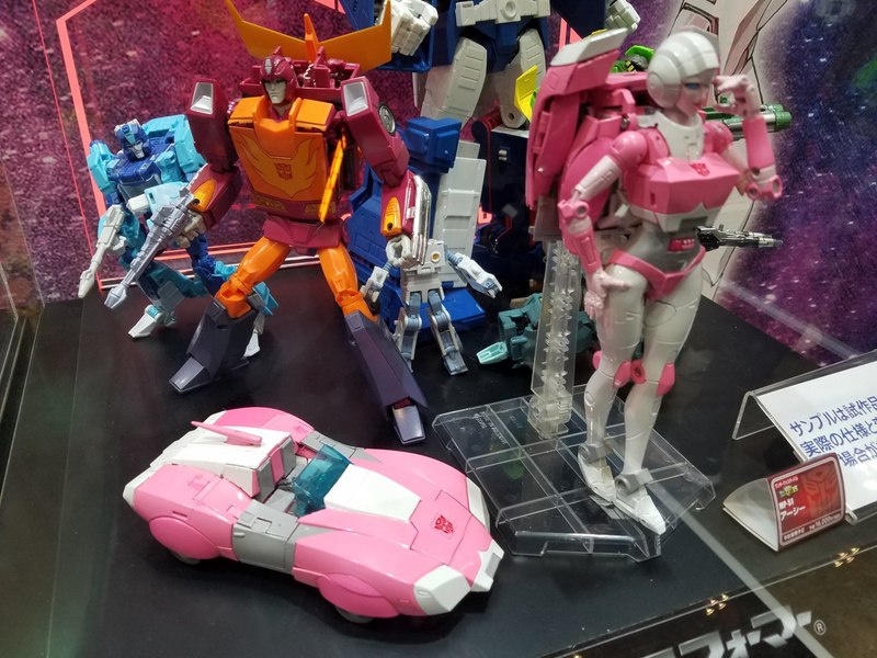 Winter Wonderfest 2020   MP 51 Masterpiece Arcee Photo Roundup 03 (3 of 7)